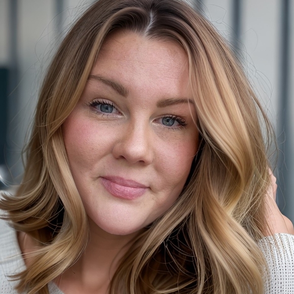 Meet your Posher, Georgina - Picture 2 of 3